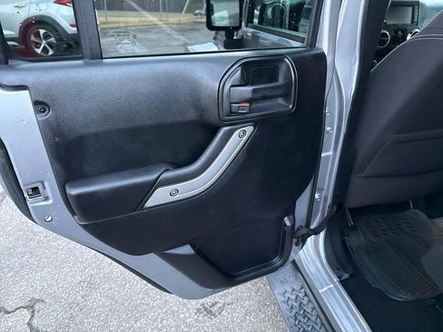 Used 2015 Jeep Wrangler Unlimited Sahara w/ Connectivity Group image 11