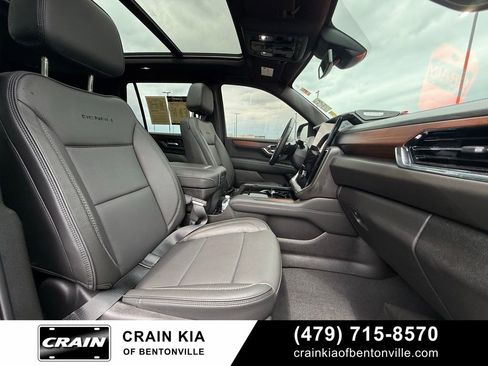 Used 2026 GMC Yukon Denali w/ Sun & Power Step Package AWD/4WD image 26