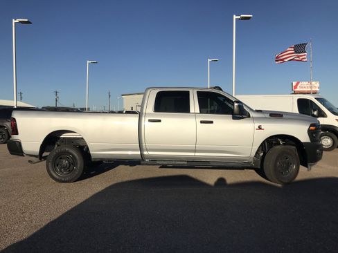 New 2026 RAM 2500 Tradesman image 8