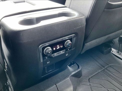 Used 2022 Chevrolet Tahoe LT w/ Luxury Package RWD image 34