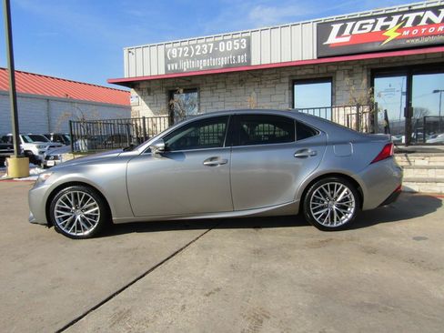 Used 2015 Lexus IS 250 4dr Sport Sdn AWD image 2