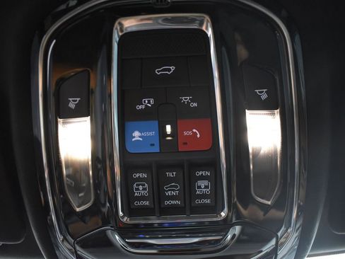 Used 2022 Jeep Grand Cherokee Summit image 25
