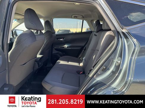 Used 2024 Toyota Venza LE image 9