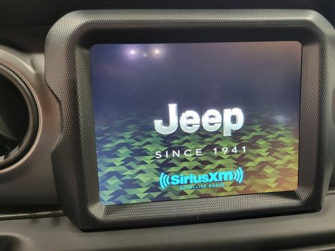 Used 2023 Jeep Wrangler Unlimited Sport AWD/4WD image 35