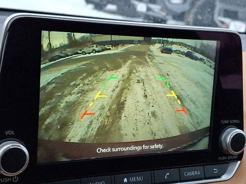 Used 2022 Nissan Sentra SV w/ SV Premium Package image 15