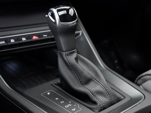 Certified 2024 Audi Q3 2.0T Premium image 23