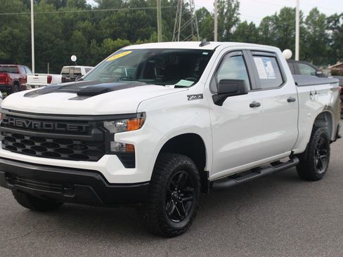 Used 2024 Chevrolet Silverado 1500 Custom Trail Boss w/ Realtree Special Edition AWD/4WD image 3