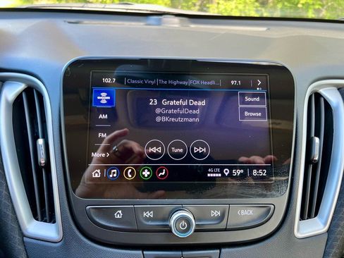 Used 2022 Chevrolet Malibu LT image 19