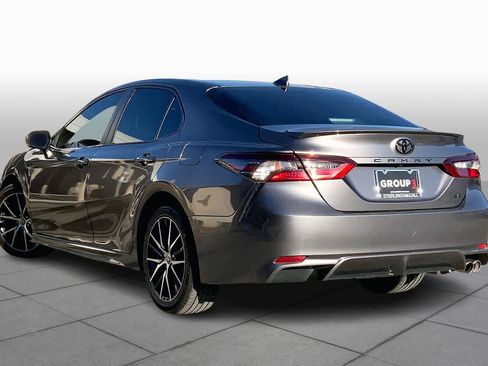 Used 2022 Toyota Camry SE image 11