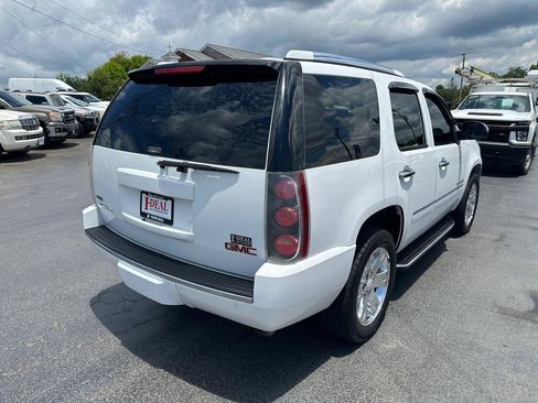 Used 2009 GMC Yukon Denali AWD/4WD image 4