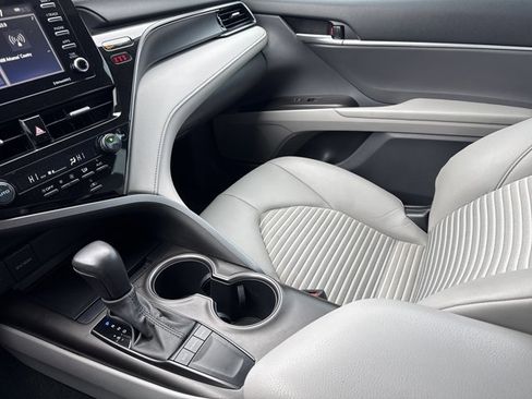 Used 2023 Toyota Camry SE image 20