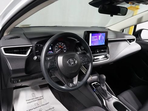 Certified 2025 Toyota Corolla LE FWD image 11