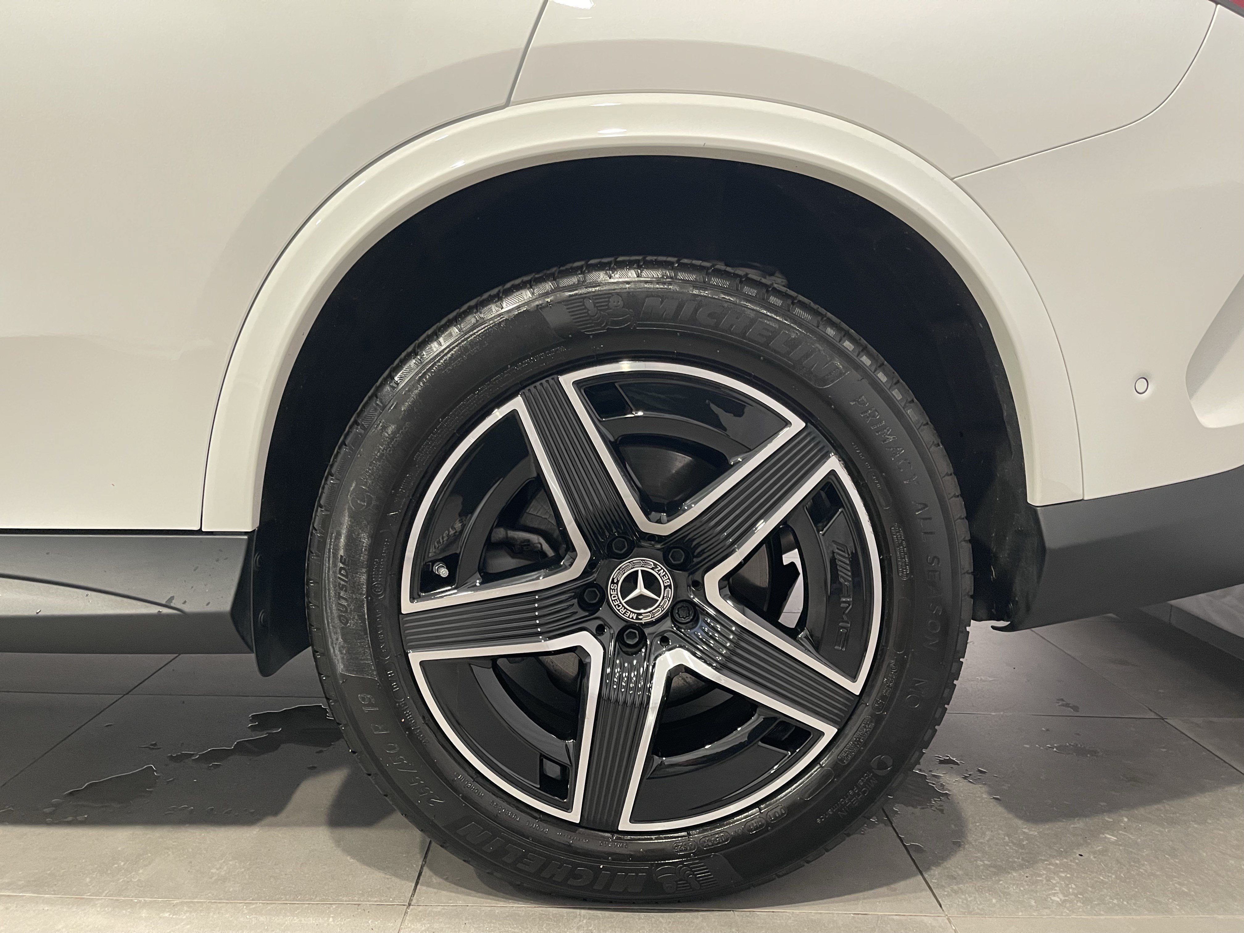 Used 2024 Mercedes-Benz GLC 300 4MATIC image 8