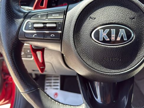 Used 2018 Kia Stinger GT2 AWD/4WD image 16