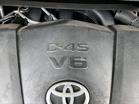 Used 2017 Toyota Sienna XLE image 32