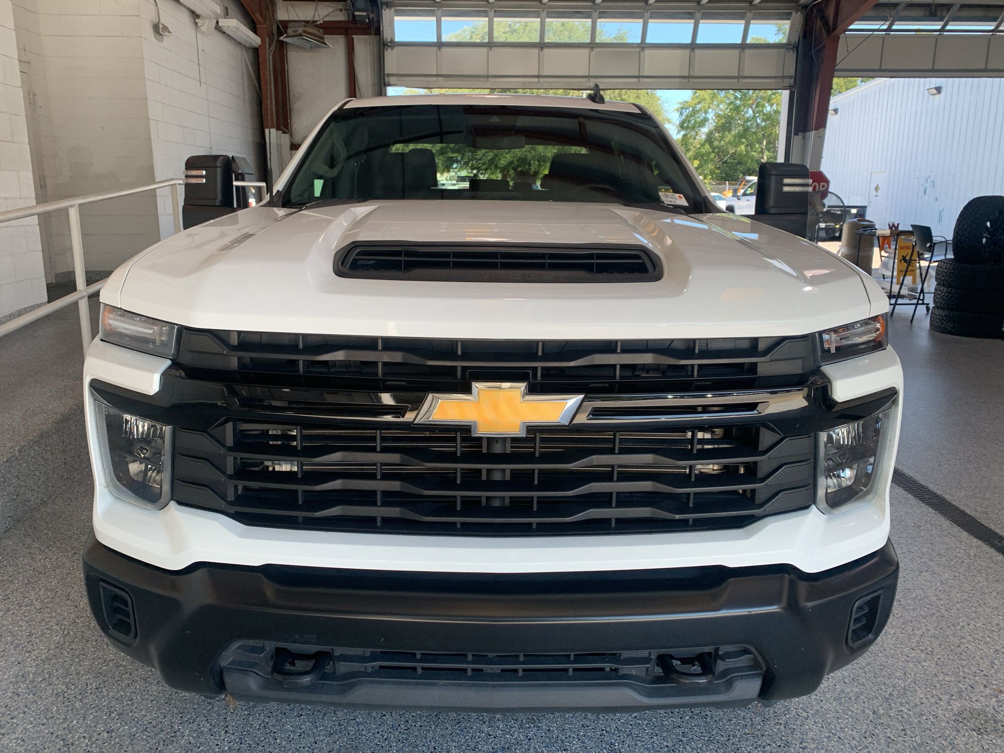 Used 2024 Chevrolet Silverado 2500 W/T w/ WT Convenience Package AWD/4WD image 2