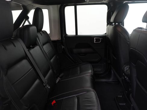 Used 2019 Jeep Wrangler Unlimited Sahara w/ Uconnect 4C Nav & Sound Group image 13