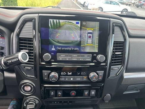 Used 2024 Nissan Titan PRO-4X w/ Pro-4x Convenience Package AWD/4WD image 20