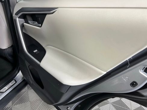 Used 2023 Toyota RAV4 XLE image 29