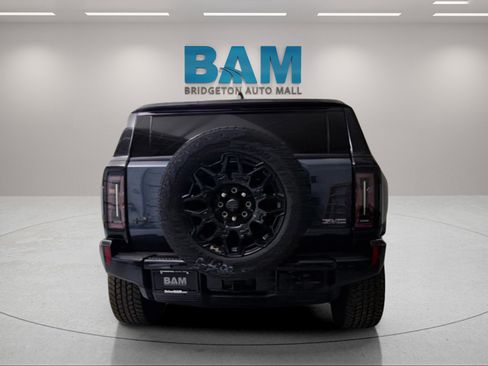 New 2025 GMC Hummer EV 2X w/ LPO, Dark Essentials Package image 6