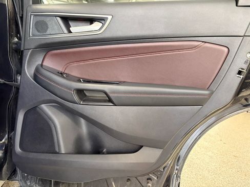 Used 2020 Ford Edge Titanium w/ Equipment Group 301A AWD/4WD image 29