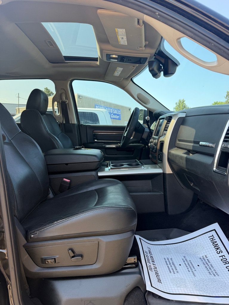 Used 2015 RAM 2500 Laramie w/ Black Appearance Group AWD/4WD image 28