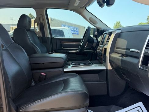 Used 2015 RAM 2500 Laramie w/ Black Appearance Group AWD/4WD image 28