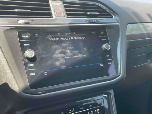 Used 2023 Volkswagen Tiguan SE image 26