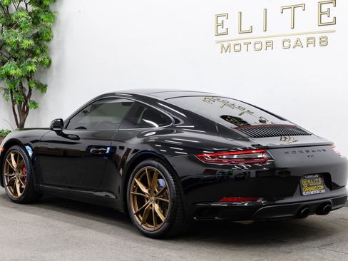 Used 2018 Porsche 911 Carrera image 3