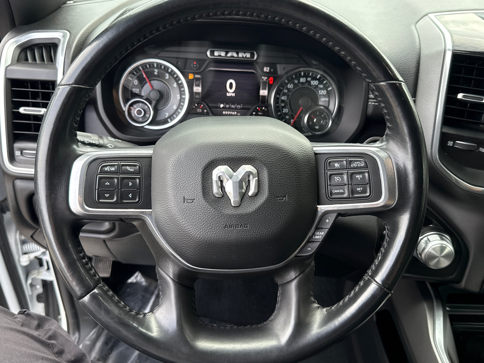 Used 2022 RAM 2500 Laramie AWD/4WD image 12