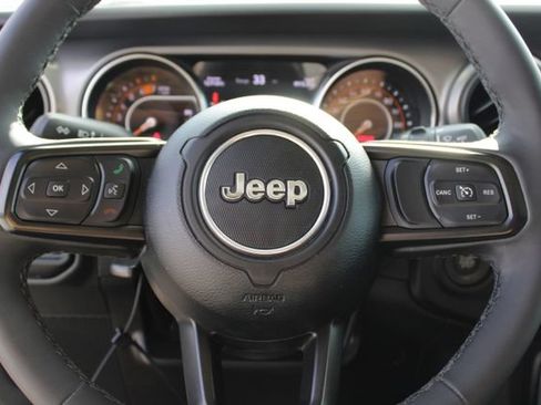 Used 2023 Jeep Wrangler Unlimited Sport AWD/4WD image 19