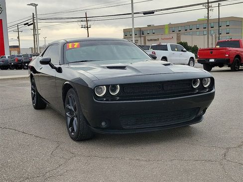 Used 2019 Dodge Challenger SXT w/ Blacktop Package image 2