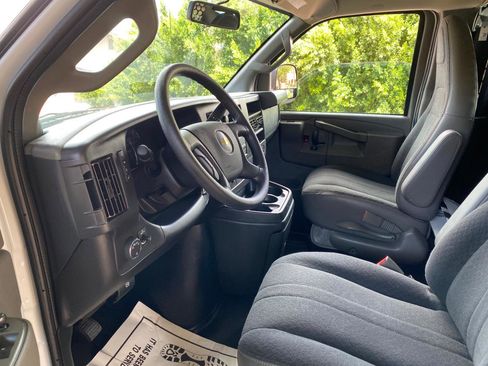 Used 2025 Chevrolet Express 2500 w/ Driver Convenience Package RWD image 27