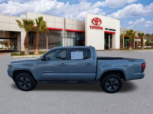 Used 2018 Toyota Tacoma TRD Sport image 8