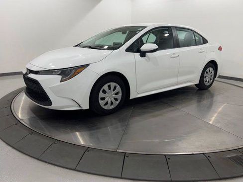 Certified 2022 Toyota Corolla L FWD image 1