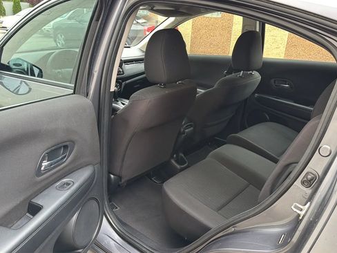 Used 2017 Honda HR-V LX image 27
