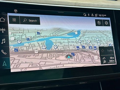 Used 2024 Audi Q8 e-tron Premium Plus image 18