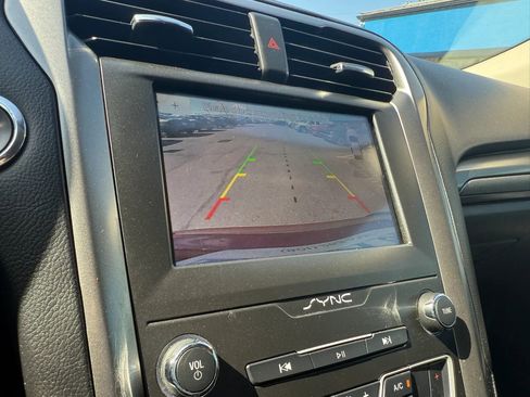Used 2020 Ford Fusion SE FWD image 13