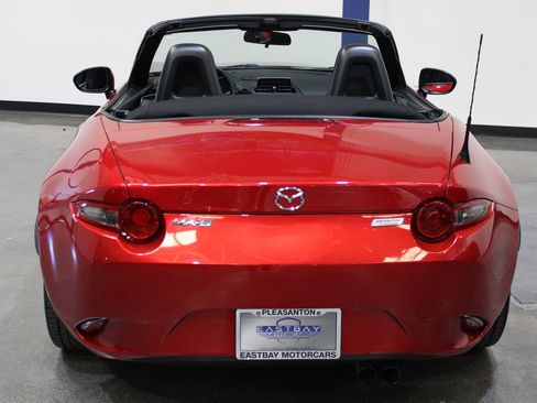 Used 2016 MAZDA MX-5 Miata Sport RWD image 15