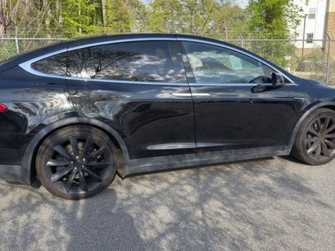 Used 2020 Tesla Model X Long Range image 8