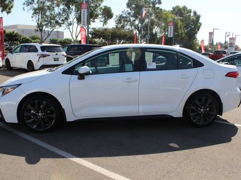 Certified 2026 Toyota Corolla SE FWD image 6