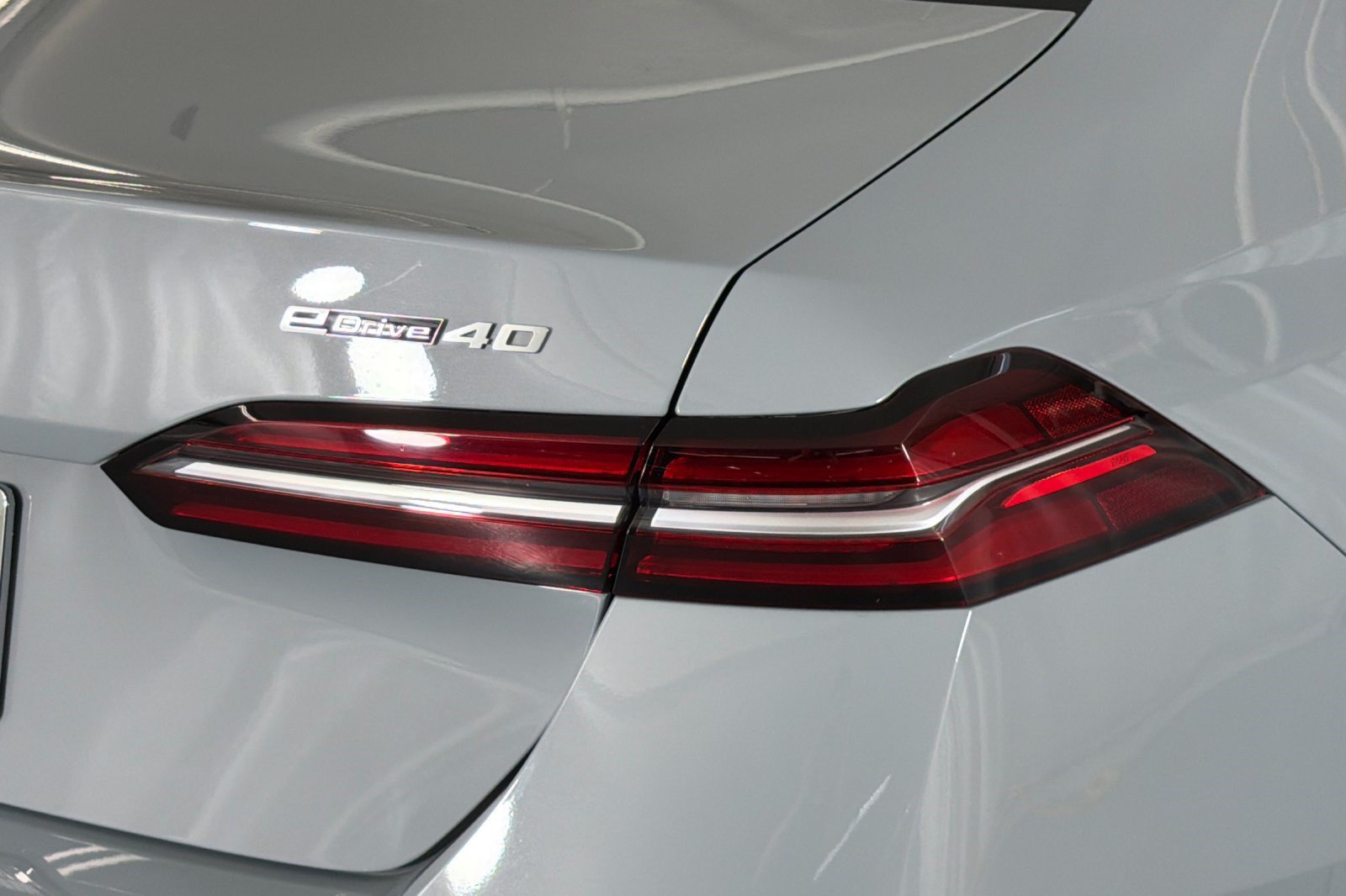 Used 2026 BMW i5 eDrive40 w/ M Sport Package RWD image 29