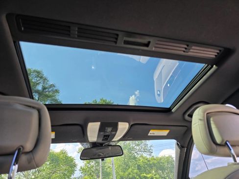 Used 2011 Mercedes-Benz C 300 Luxury image 9