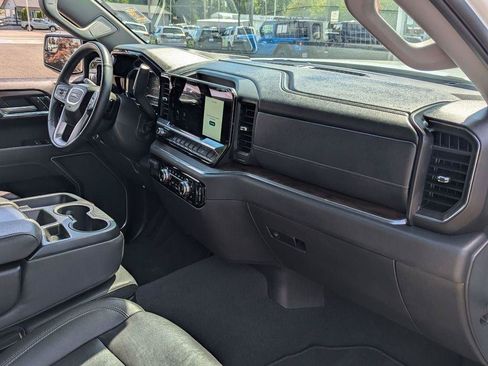 Used 2025 GMC Sierra 1500 SLT AWD/4WD image 35