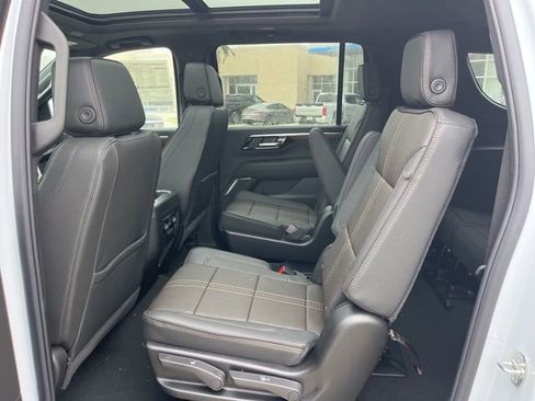 New 2026 Chevrolet Suburban High Country image 41