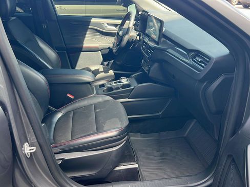 Certified 2025 Ford Escape ST-Line w/ Tech Pack #1 FWD image 13