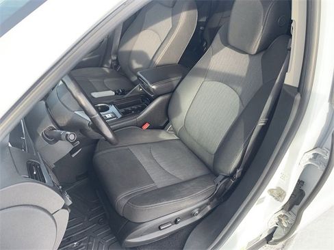 Used 2017 Chevrolet Traverse LT image 17