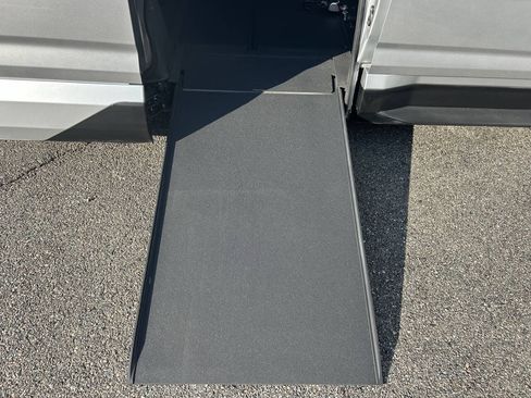 Used 2015 Honda Odyssey Touring Elite image 8