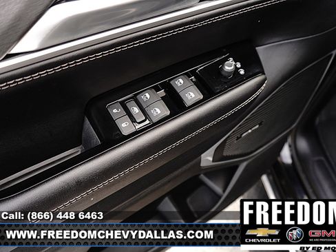 Used 2025 Jeep Wagoneer L Series II AWD/4WD image 34