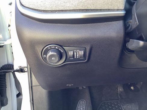 Used 2025 Jeep Compass Latitude w/ Convenience Group image 15